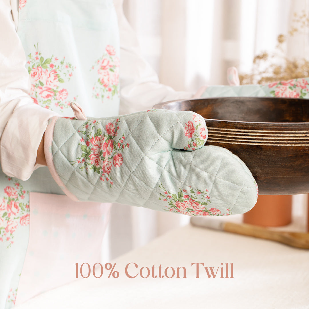 Paudha’s Heat-Resistant Quilted Oven Mitten with Plaid - Cherry Cloud