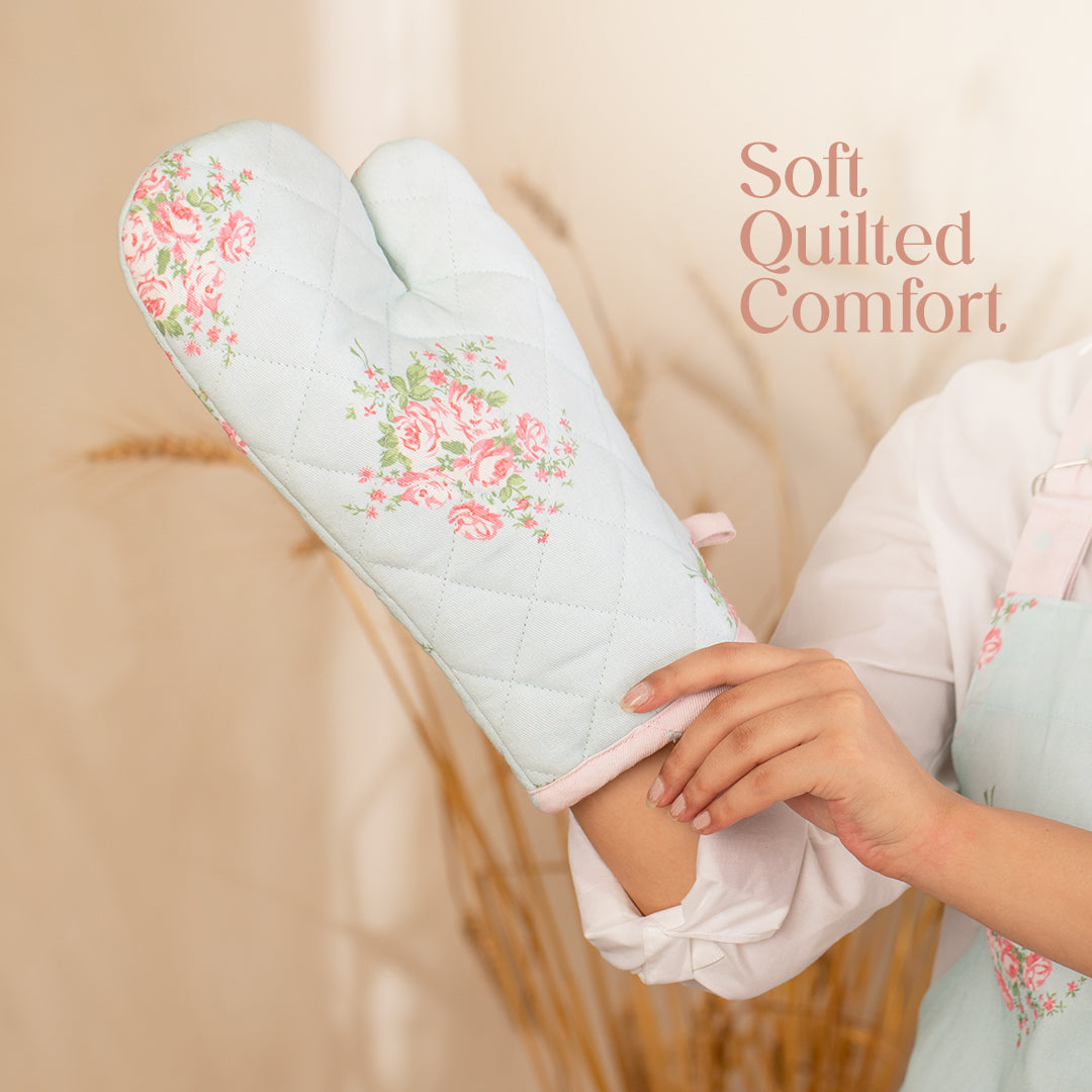Paudha’s Heat-Resistant Quilted Oven Mitten with Plaid - Cherry Cloud