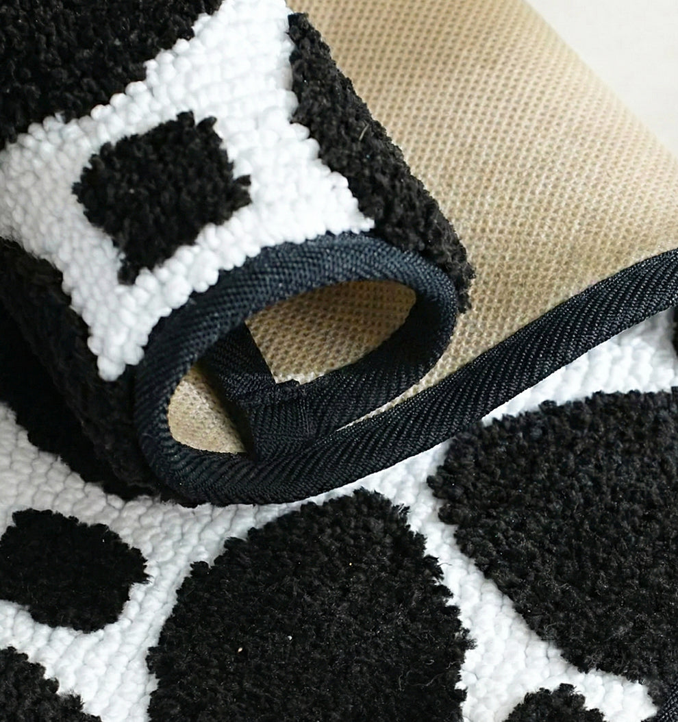 Knitted Geo Diamond Foam Padded Bathmat - Obsidian Noir