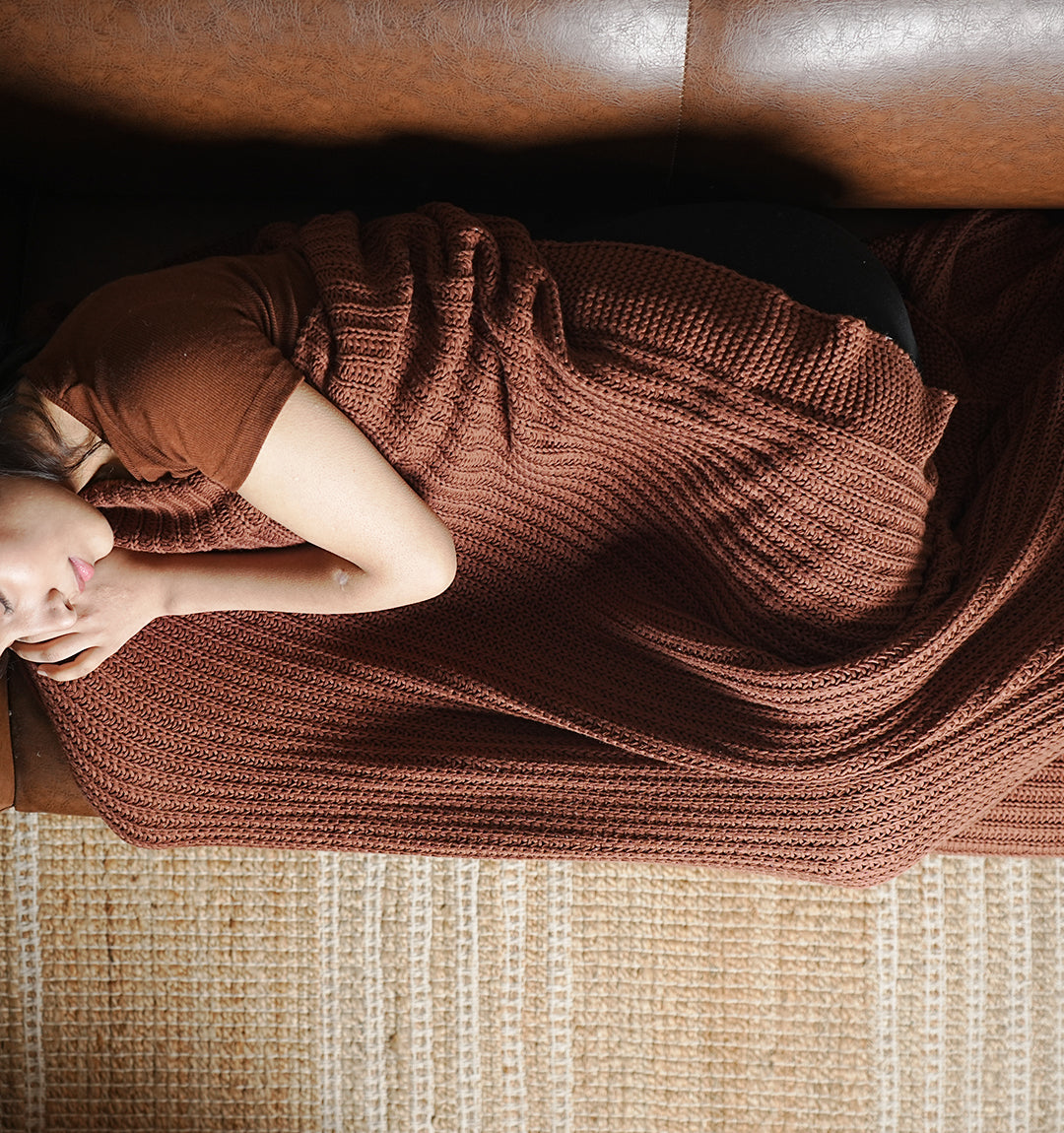 Paudha's Exquisite Cotton Weaved Sofa Blanket - Deep Mahagony