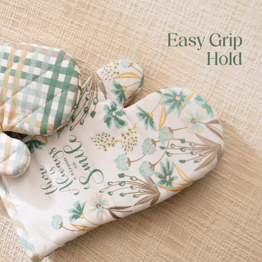 Paudha’s Heat-Resistant Quilted Oven Mitten with Plaid - Basil Breeze